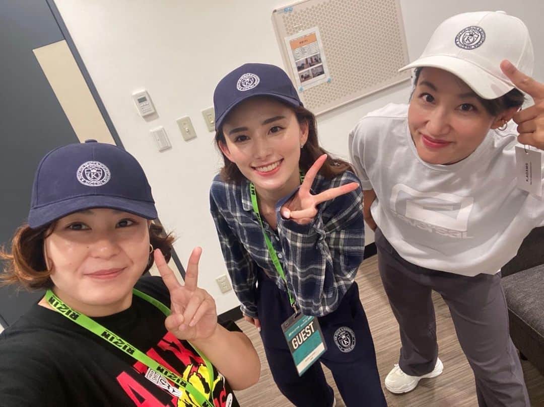 杉山しずかのインスタグラム：「with @amiba0413  @kurumikahn キャップは くるみさんのブランド👇 @k.adams.1994   爽やかで可愛い❣️ ありがとうございます！  アミバさんと話しました！ 早口の練習をしていたから、早口で必死に話しました！  「わたしとアミバさんは仲が良いです。」  何かあったときのために暗証番号を伝えておこうかなという仲です。」