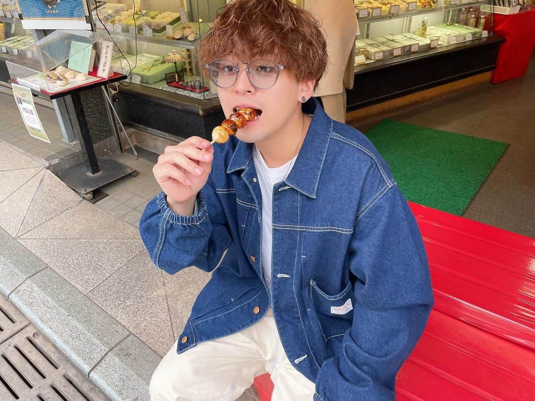 八島諒のインスタグラム：「. これが こうなって こうなって こうなるのよね . . #只今帰りました #インスタ復帰します #帰る場所はありますか #お団子様の力を借ります #映えですかね🍡 #ありがとうございます  #instagram」