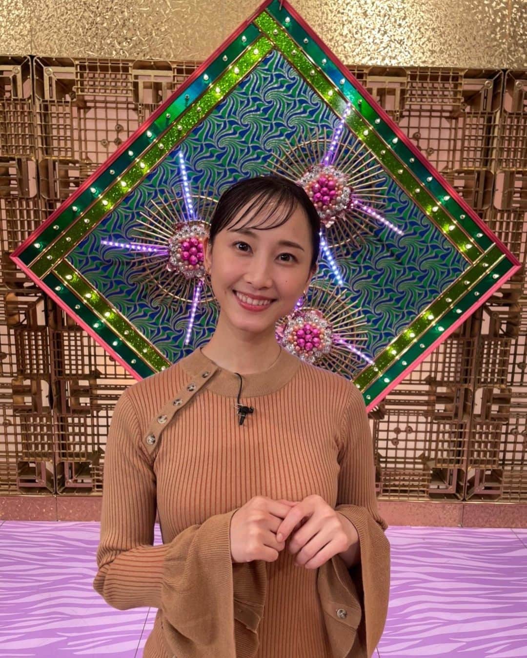 のインスタグラム：「本日19:00〜放送の『ウワサのお客様』 『歌妖曲～中川大志之丞変化～』でご一緒する、中川大志さんと出演です！ 驚きのお客様がたくさんで、楽しい収録でした。」