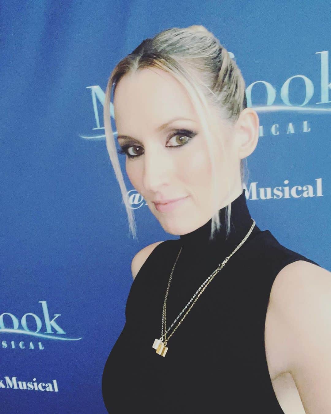 イングリッド・マイケルソンのインスタグラム：「She opened and she was incredible.  @notebookmusical I can’t wait to see where you go.」