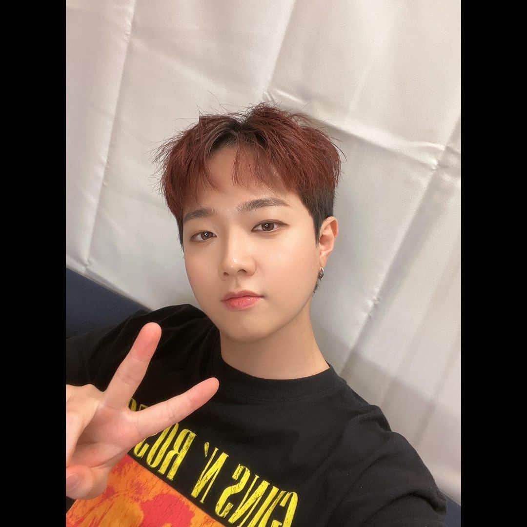 イ・ギウォンのインスタグラム：「✌️✌️✌️✌️✌️✌️」