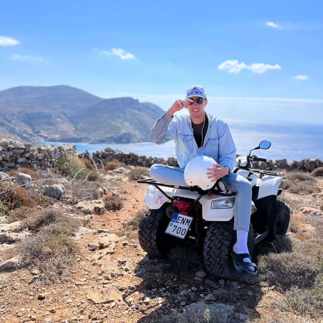 ライアン・リーのインスタグラム：「Went to Greece, atv’d, found some peace 🏊‍♂️」