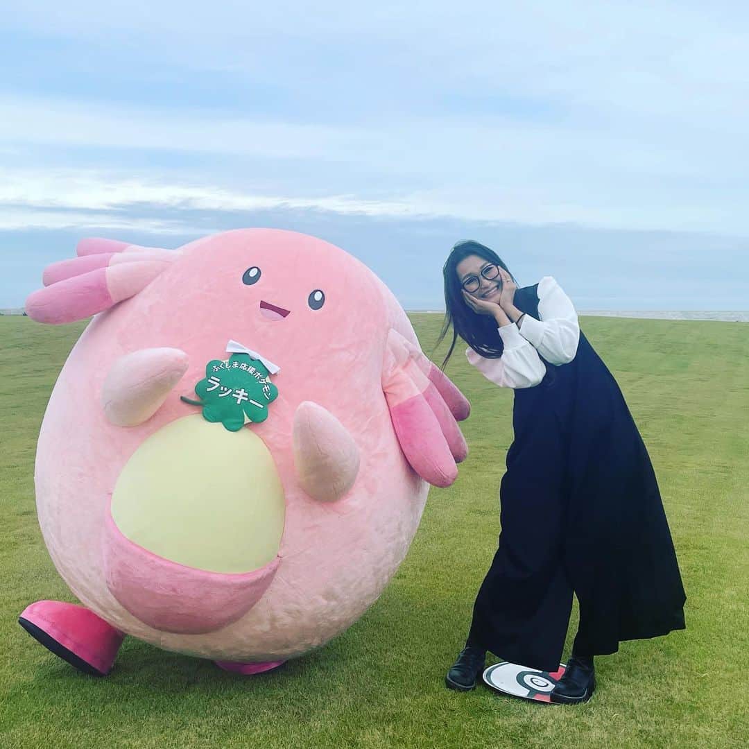 ギャル曽根のインスタグラム：「この間の福島県にお邪魔した時にラッキーがいました😳💜❤️💜 #ラッキーに会えてラッキー #ポケモン」
