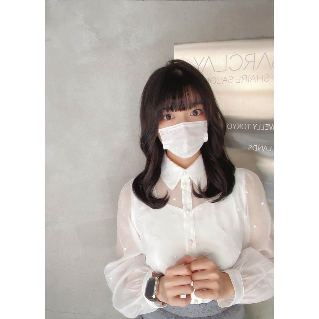進藤あまねのインスタグラム：「💇‍♀️✨  来週からとても楽しみな撮影があるのでその前に髪の毛整えてツヤツヤにしてもらったよ〜✨ 動画でツヤツヤ差を感じてくださいꉂ(ˊᗜˋ*)  #WELLYTOKYO #ねすぐらむ」