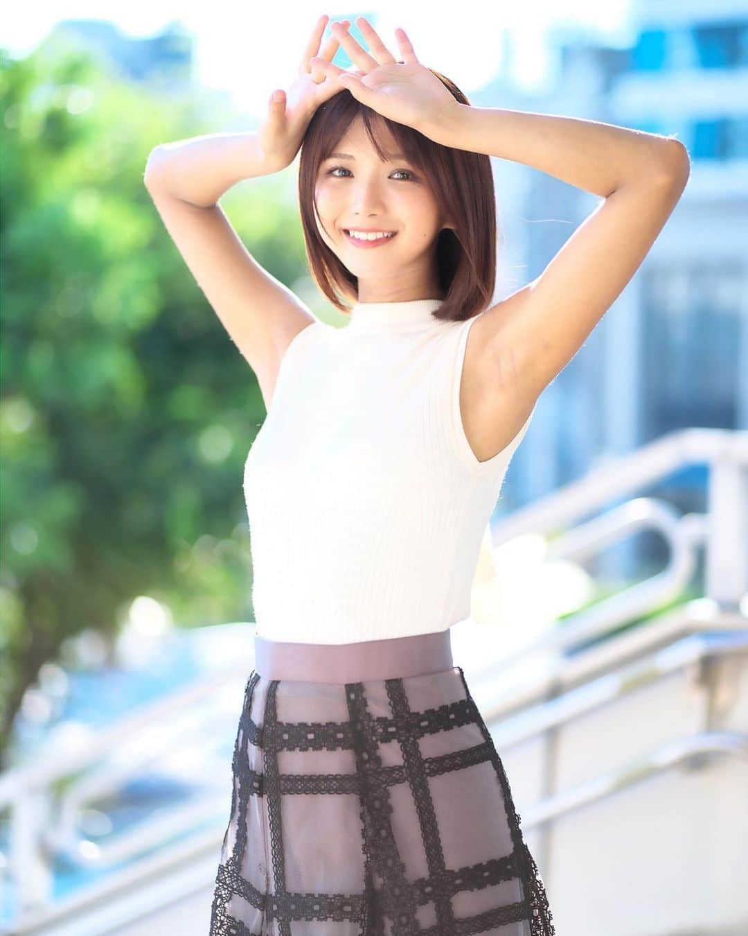山本ゆうかのインスタグラム：「. 友達の結婚報告聞くと幸🥴✨ 同時に俺には無縁すぎて鬱😀🫀」