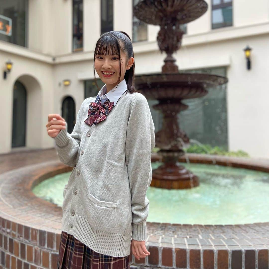 制服専門店CONOMiさんのインスタグラム写真 - (制服専門店CONOMiInstagram)「【原宿店】 カーディガンの季節が来た！ モデル▷▶ @saki_ymcitron  ・ #conomi #制服 #なんちゃって制服 #制服アワード #制服コーデ #制服交換 #制服アレンジ #制服ディズニー #制服ユニバ #学校 #女子高生 #放課後 #放課後jk #jkブランド #fjk #sjk #ljk #jkの素敵な思い出 #青春 #アオハル #青春フォトグラフ #平成ギャル #平成ギャルポーズ #ライクポーズ #顔隠しポーズ #きゅーななぱーせんと #ハルイロセカイ #ootd #japanesefashion #fyp」9月30日 10時16分 - conomi_official