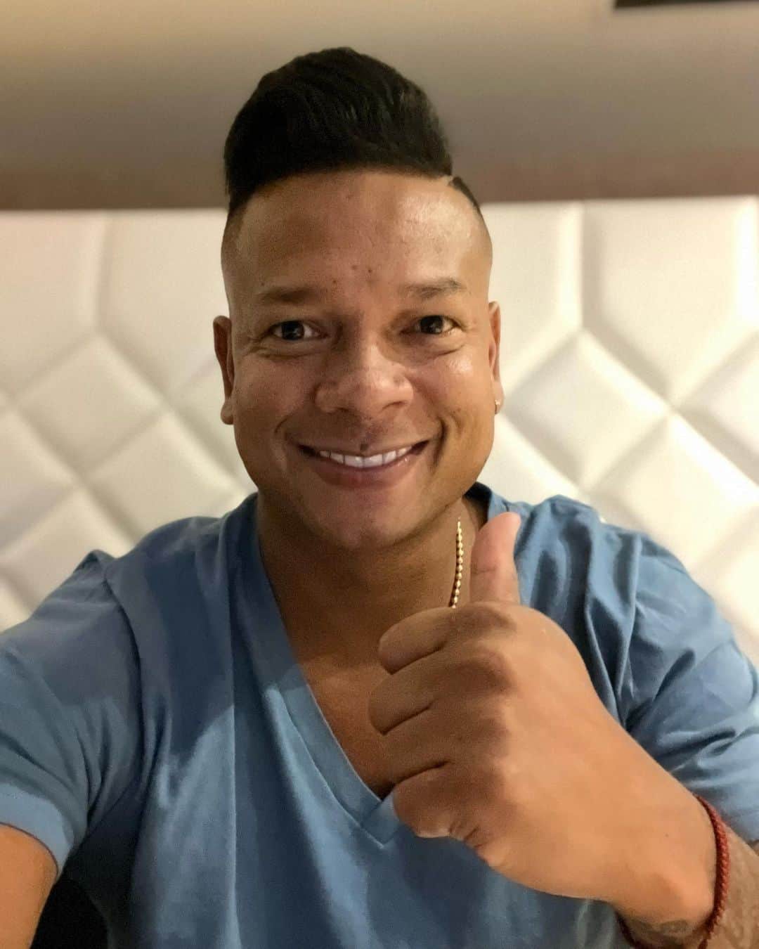フレディ・グアリンのインスタグラム：「UN SUEÑO SIN ACCIÓN SIEMPRE SERÁ UNA ILUSIÓN.. UN SUEÑO CON ACCIÓN, NO IMPORTA CUANTO TIEMPO TARDE SIEMPRE SERÁ UNA REALIDAD.. Feliz noche, Dios los bendiga.. Ánimo si podemos, Ten Fe!」