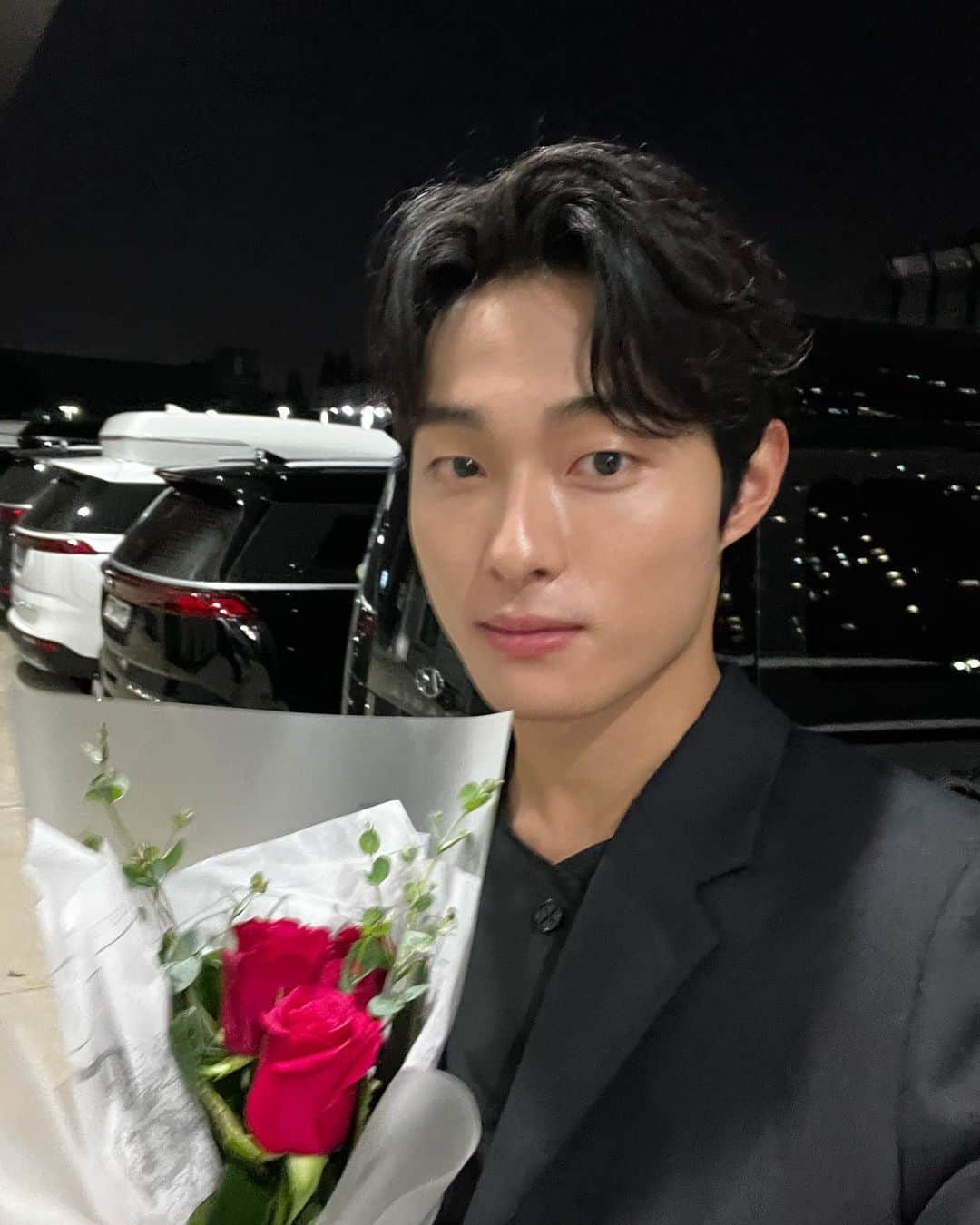 のインスタグラム：「2022 APAN Star Awards에서 신인상을 받았습니다. 지금우리학교는을 사랑해주신 분들께 감사드립니다.  온조와 함께 상을 받아 더욱 뜻깊은 것 같아요. 지금우리학교는을 촬영하면서 너무 즐거웠습니다. 팬더믹으로 촬영 이후 종방연도 못했던게 아쉬워요. 같이 촬영했던 스텝분들 배우분들 보고싶습니다 많이  @apanstarawards_official」