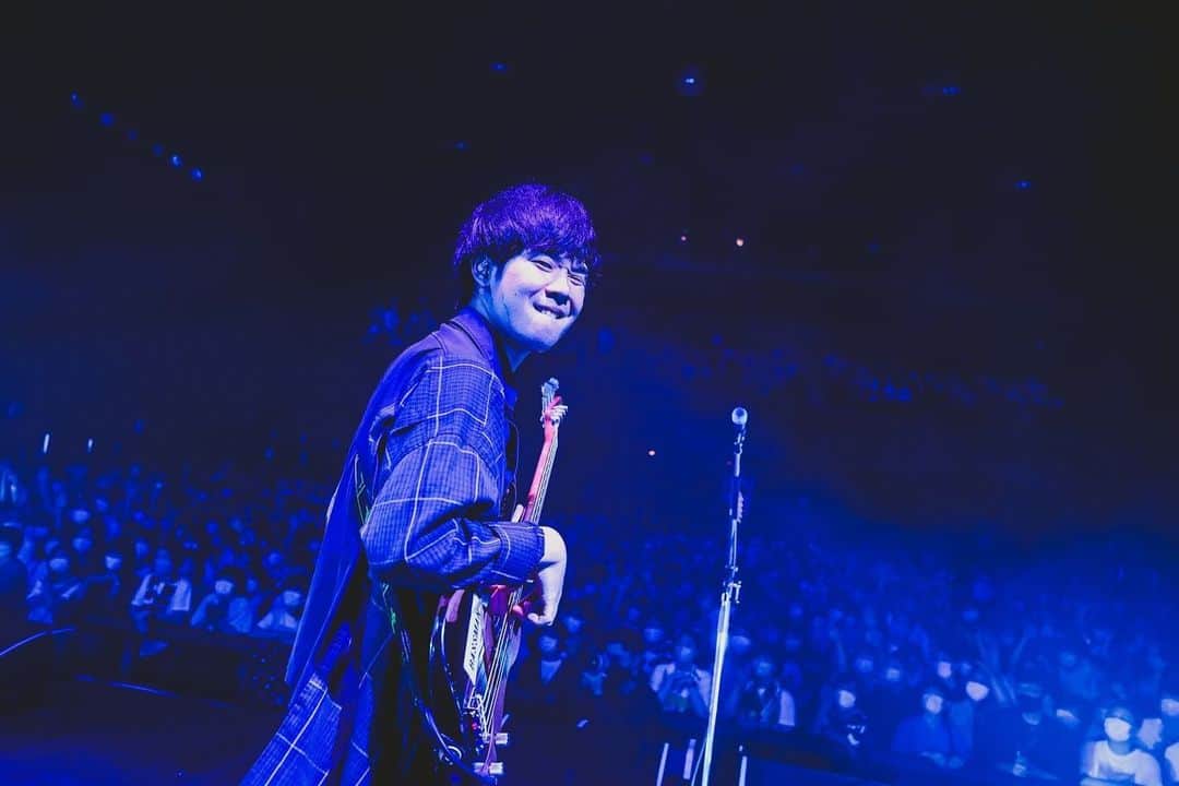 秋澤和貴のインスタグラム：「フジファブリックとのツーマン最高でした。またいつか必ず！  photo by @t_s_p_1988   衣装 by @utilityharajuku」