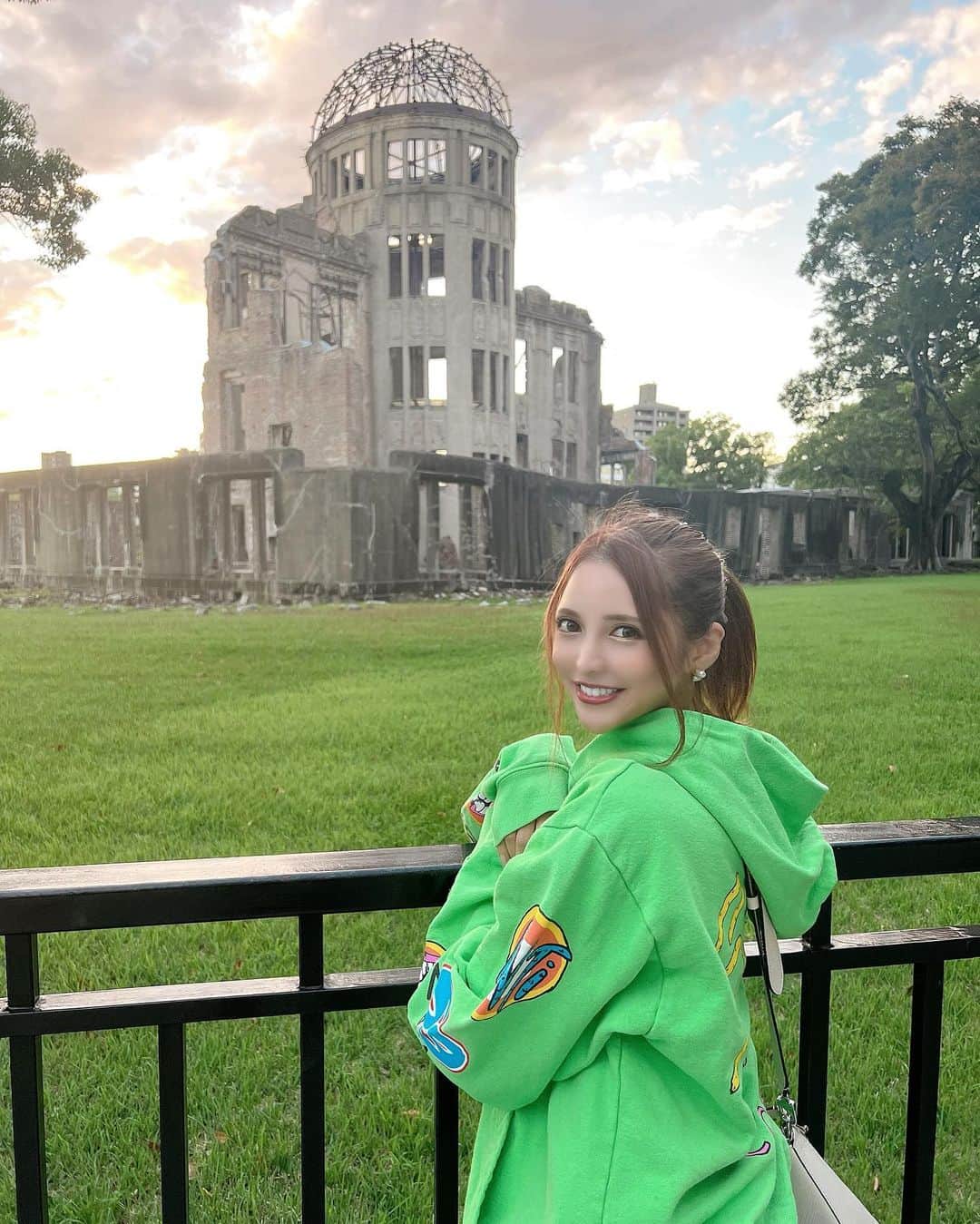 一条マリカ（まりふぬ）のインスタグラム：「初の広島✨✨ 原爆ドーム色々思うことありすぎて見入ってしまった。。 世界遺産として残してくれてることに感謝🙏  #広島#原爆ドーム#戦争 #来れてよかった」