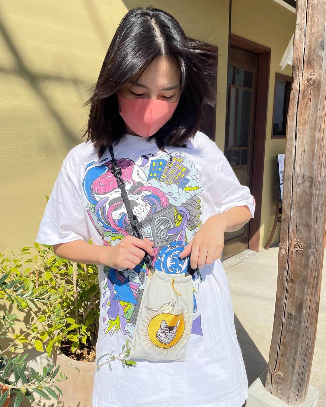 のインスタグラム：「😾  猫ちゃん大好き🐈🤎☀️🦜  #ballandchain #cat」