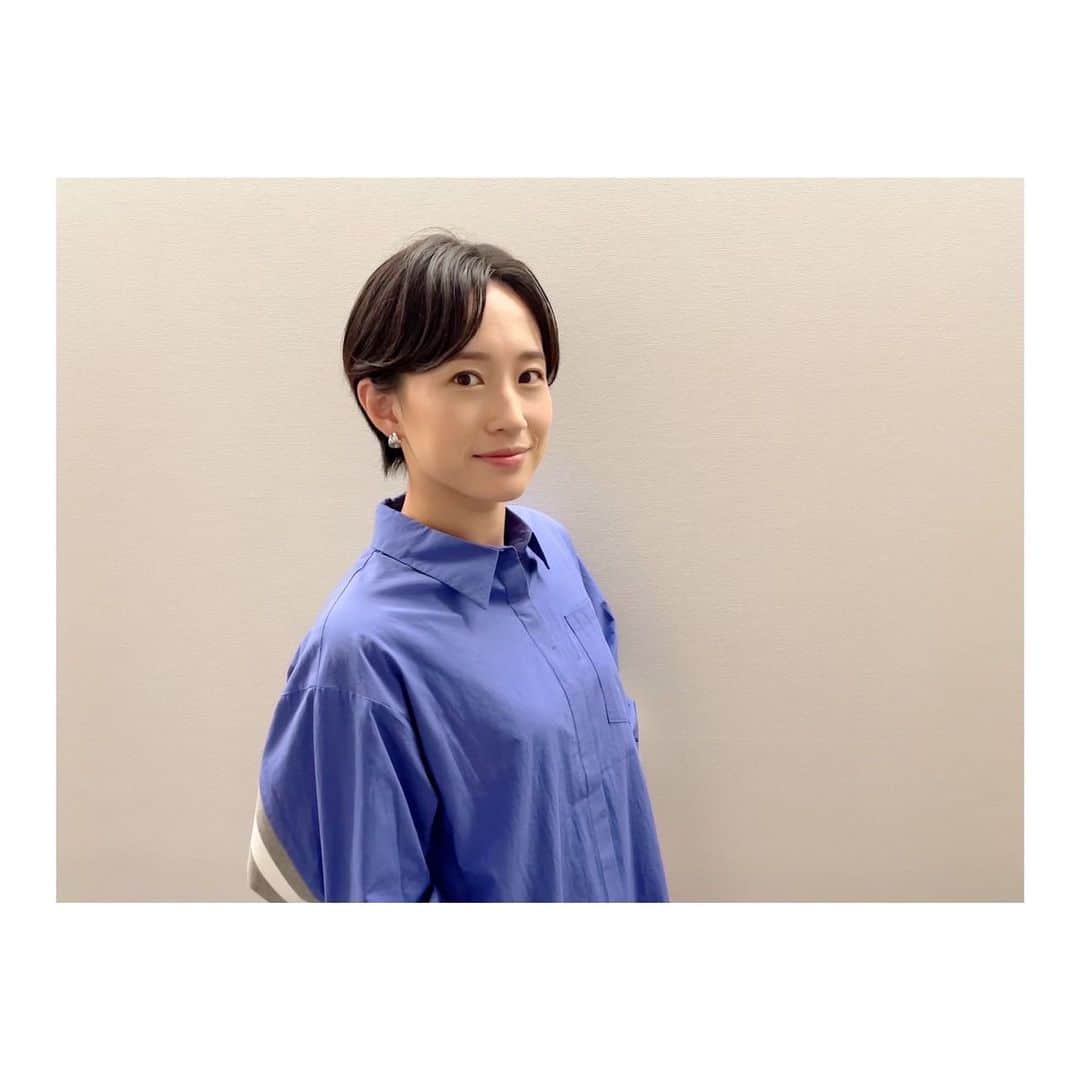 馬淵優佳のインスタグラム：「水曜月イチレギュラー よんちゃんTV🦁  9月28日の衣装はこちら💁‍♀️  shirt onepiece @passione_tokyo  shoes @himiko_shoes   #よんチャンテレビ  #MBS」