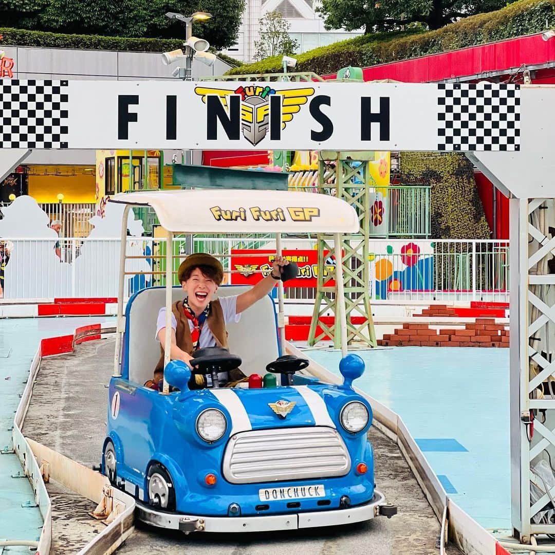 ひなたさんのインスタグラム写真 - (ひなたInstagram)「東京ドームホテルに泊まって、その隣にある遊園地に行って遊びまくってきたよ〜♡  景色綺麗すぎて空に浮かんでるかのようやろう  こんな立派な遊園地やのに東京に引っ越してきて2年も経つのに今まで知らんかって悔しい。 んまぁ新しいデートスポット見つけて嬉しい♡  お化け屋敷めちゃくちゃ行きたかったけどこの日は無駄に心拍上げずに穏やかに過ごしたい気持ちやったので、ジェットコースターとバックコースターとブンブン船だけ乗りました。笑  でもそのお化け屋敷は裸足でしか入られへんくて、床ビチャビチャとかヌルヌルやったりする演出を楽しめるわけ？！って帰ってから考え出したら悔しくて夜も眠れんかったわ。 そうなんかは知らんけど。笑  予約したサイトがkkdayって言うサイトなんやけど、ホテルと遊園地の乗り物チケットが3枚付いてたプランやって、なんだかめっちゃお得な気分になりました幸せになりました。  今回は提供で使わせてもろうたんやけども、今後のデート旅とかでも使うなぁと思うくらいイイと思いましたよう  #pr #kkday旅 #東京ドームホテル @kkdayjp」9月30日 20時01分 - imomuhi_nata