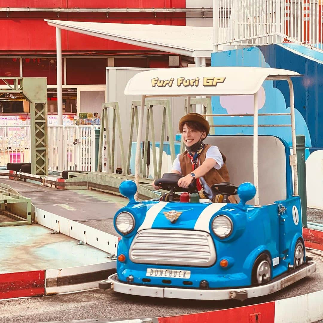 ひなたさんのインスタグラム写真 - (ひなたInstagram)「東京ドームホテルに泊まって、その隣にある遊園地に行って遊びまくってきたよ〜♡  景色綺麗すぎて空に浮かんでるかのようやろう  こんな立派な遊園地やのに東京に引っ越してきて2年も経つのに今まで知らんかって悔しい。 んまぁ新しいデートスポット見つけて嬉しい♡  お化け屋敷めちゃくちゃ行きたかったけどこの日は無駄に心拍上げずに穏やかに過ごしたい気持ちやったので、ジェットコースターとバックコースターとブンブン船だけ乗りました。笑  でもそのお化け屋敷は裸足でしか入られへんくて、床ビチャビチャとかヌルヌルやったりする演出を楽しめるわけ？！って帰ってから考え出したら悔しくて夜も眠れんかったわ。 そうなんかは知らんけど。笑  予約したサイトがkkdayって言うサイトなんやけど、ホテルと遊園地の乗り物チケットが3枚付いてたプランやって、なんだかめっちゃお得な気分になりました幸せになりました。  今回は提供で使わせてもろうたんやけども、今後のデート旅とかでも使うなぁと思うくらいイイと思いましたよう  #pr #kkday旅 #東京ドームホテル @kkdayjp」9月30日 20時01分 - imomuhi_nata