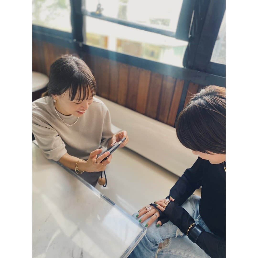 野尻美穂のインスタグラム：「とにかく笑いすぎてしゃべりすぎたし、全然上手くみんなの手を撮れなかったけど、楽しいので良かったら観てね！ みんなの手元紹介だよ！  #youtube」
