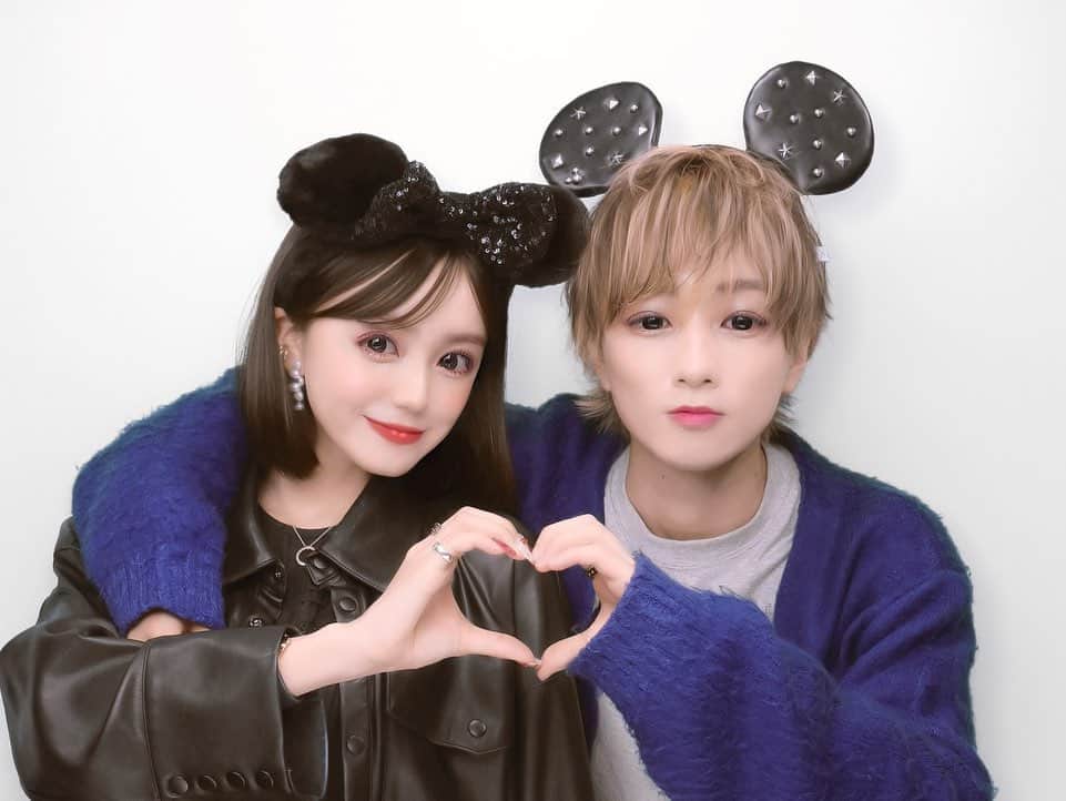 まひろさんのインスタグラム写真 - (まひろInstagram)「🐭🏰  ショート似合ってて可愛かった🥰  #Instagood #れいまひほーむ #カップル #れいまひ #couple」9月30日 21時10分 - ki_rm9_8