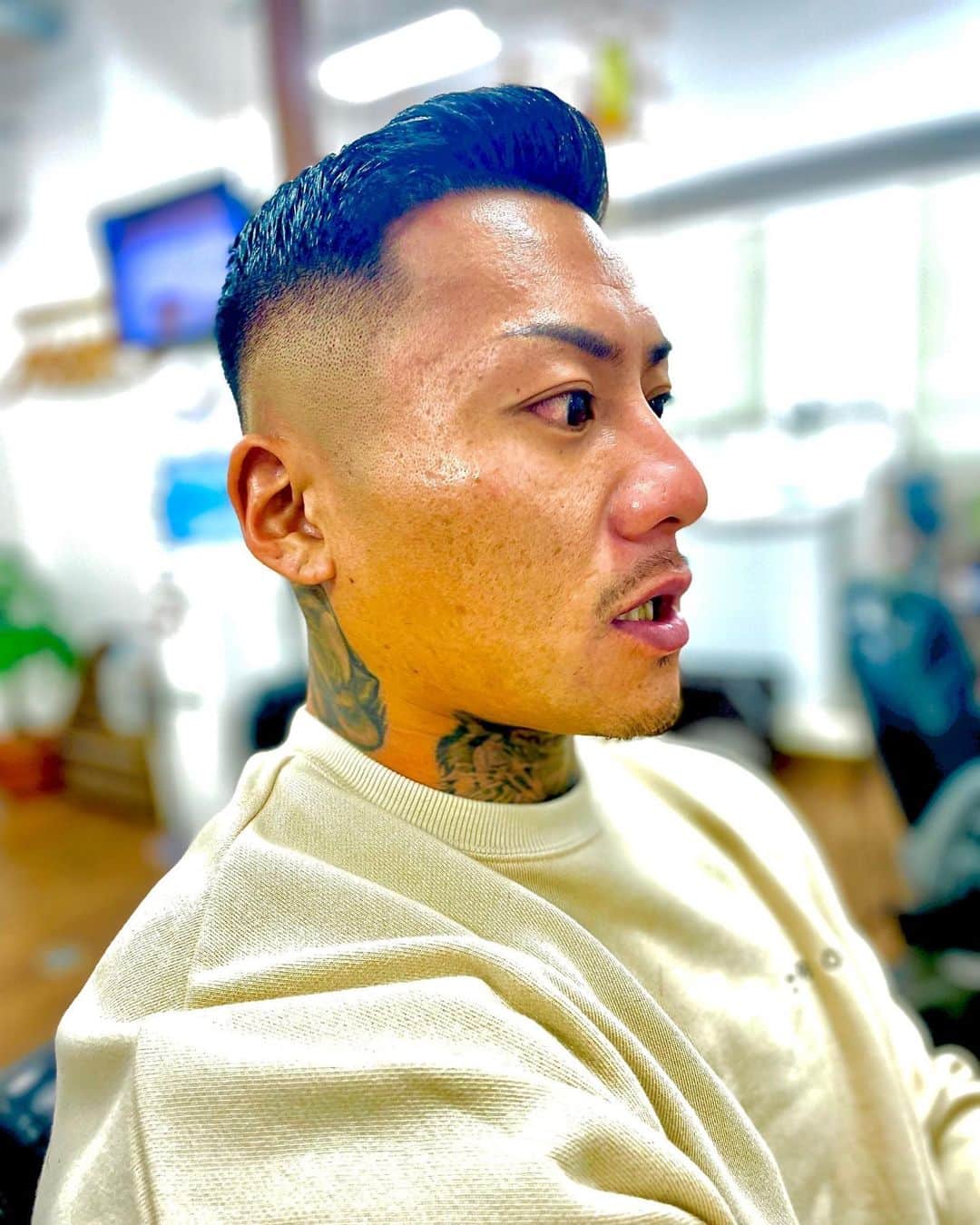 中村直輝さんのインスタグラム写真 - (中村直輝Instagram)「#feadcut #barber #散髪#床屋  @kudo.masatoshi  いつもありがとうございます。 格安でうまいスキンフェードなら大阪理容へ。」9月30日 21時22分 - _naokinakamura_