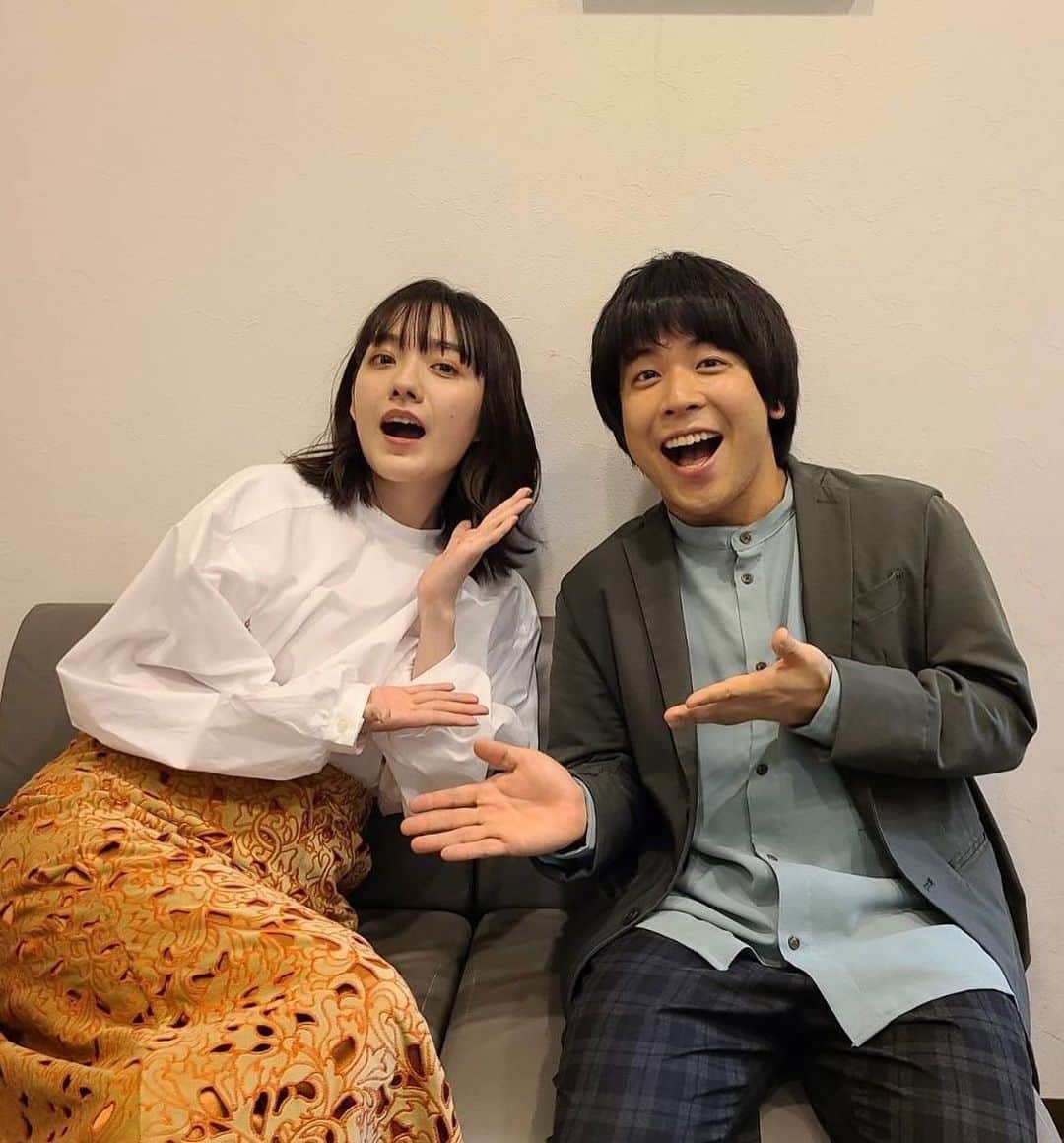 のインスタグラム：「関西テレビ 『OUR STORIES 〜120秒の物語〜』 #21 天使の輪  に出演させていただきました！ TVer から10/6(木)までご覧いただけます！ 1話完結で、120秒のドラマです🍻 ぜひご覧ください🙋‍♂️  写真は共演させていただいた、小島藤子さんと📸」