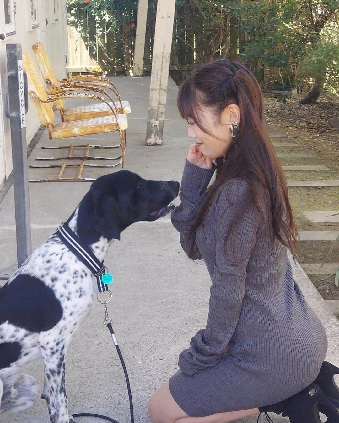 高城れにさんのインスタグラム写真 - (高城れにInstagram)「ワンちゃんが可愛すぎた🥰💜  #犬好きさんと繋がりたい  #ワンちゃん大好き」9月30日 22時50分 - takagireni_official