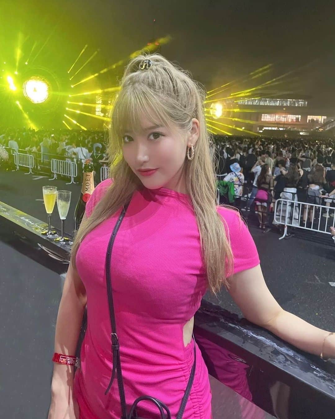 のインスタグラム：「毎日充実💗🤍  よし！！！！自主練自主練  本番は自信たっぷりで 踊りたいーーー！🫶✨ 今日の私のストーリー 是非見てほしい🤣笑 ・ #バーレスク東京　#burlesquetokyo #burlesque #ultrajapan #ultra #誰かの夢になって生きていく  #わがままボディ #マシュマロボディ」