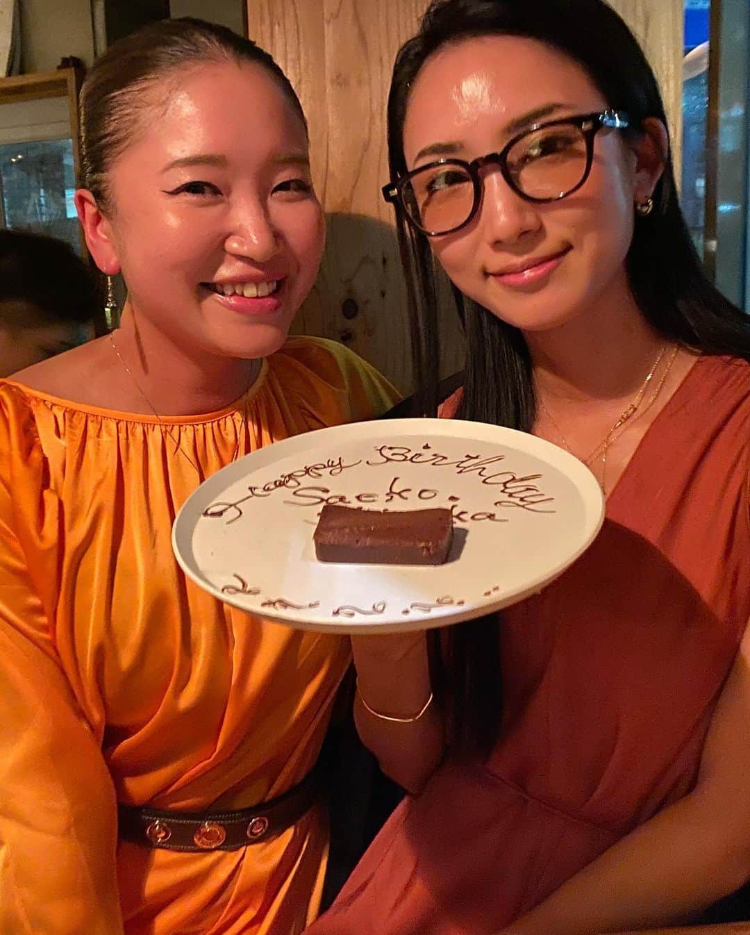 奥家沙枝子さんのインスタグラム写真 - (奥家沙枝子Instagram)「9月も今日で終わり。先日、9/27で35歳になりました！ 大好きな友達、楽しい仲間たち、大切な家族、そして最愛の人にお祝いしてもらって最高に幸せな誕生日月間🥰  この1年は今まで全くやってこなかったようなことにチャレンジしたい😌💫 計画ネリネリ🍦  #birthday #love #bff #family #goodday #september #tokyo #friend #lover #cafe #restaurant」9月30日 23時30分 - saekookuya