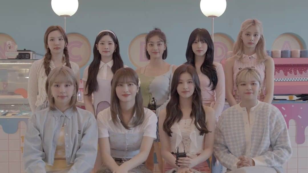 dTVのインスタグラム：「. TWICE JAPAN FAN MEETING 2022 “ONCE DAY”  DAY1 💟✨ dTVにて生配信！ 待望の日本初のファンミーティングをお楽しみに！  ✨DAY1 10/1(土)18:30開演✨  #TWICE #ONCEDAY #ファンミーティング」