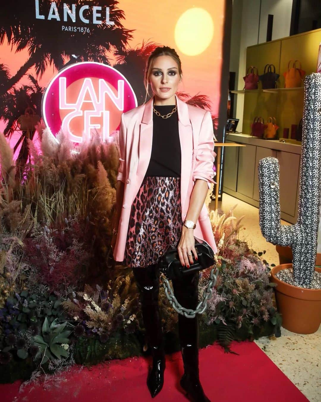 オリヴィア・パレルモのインスタグラム：「In a Sunset Dream 🌅 at last night’s @lancelparis #PFW event in their gorgeous Flagship store overlooking the Opera! 😍  My #cocoonbylancel bag ain’t too shabby either 👜  #lancel1876」