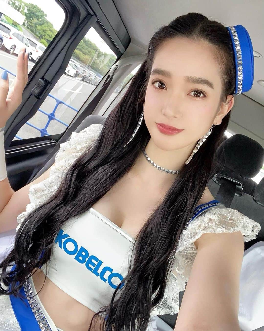 太田麻美のインスタグラム：「おはよう🌞 本日は、SUPER GT Rd,7 SUGO予選日です🏁✨ 今シーズン早くも残り2戦！ TGR TEAM SARDへ熱い熱い応援を是非是非是非宜しくお願いします🫡💙❤️  #supergt #racequeen #rq #tgrteamsard #kobelco #kobelcogirls #costume #レースクイーン #コベルコガールズ #コスチューム」