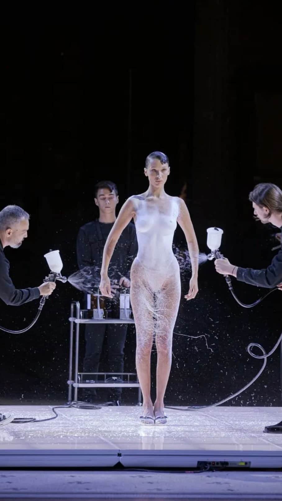 Fashion Climaxxのインスタグラム：「Fashion and technology go hand in hand and @coperni proved it, at Paris fashion Week SS23  Spray-on dress was created on @bellahadid Presented in the Salle des Textiles at the National museum of Arts et Métiers.  A spray that turns into fabric with contact with skin. Fabrican and Coperni collaborated on a fusion of fashion, science, and tech to create live unique dress.   Dr. Manel Torres, is the inventor of the Spray-on fabric technology.   . . . . .  #coperni #pfw #parisfashionweek #paris #bellahadid #bella #supermodel #model #dress #tech #technology #viral #reels #instagood #instagramreels #bodycon #runway #fashion #style #mcqueen #alexandermcqueen #wiwt #ootd #cool #omg #fashionclimaxx」