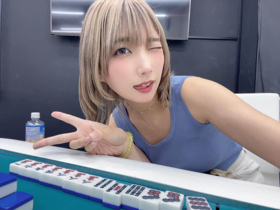 霜月めあのインスタグラム：「麻雀べんきょちゆ🀄️ . . .  #霜月めあ #めあめあ #model #sexy #selfie #animegirl #셀카 #셀스타그램 #패션스타그램 #데일리 #asiangirl #cosplay #좋아　#instalove #follow #like #tokyo #ootd #style #photo #sexybody #love #맞팔 #tagsforlikes  #Japanesegirl #photooftheday #igers #instadaily #グラビア #日系穿搭」