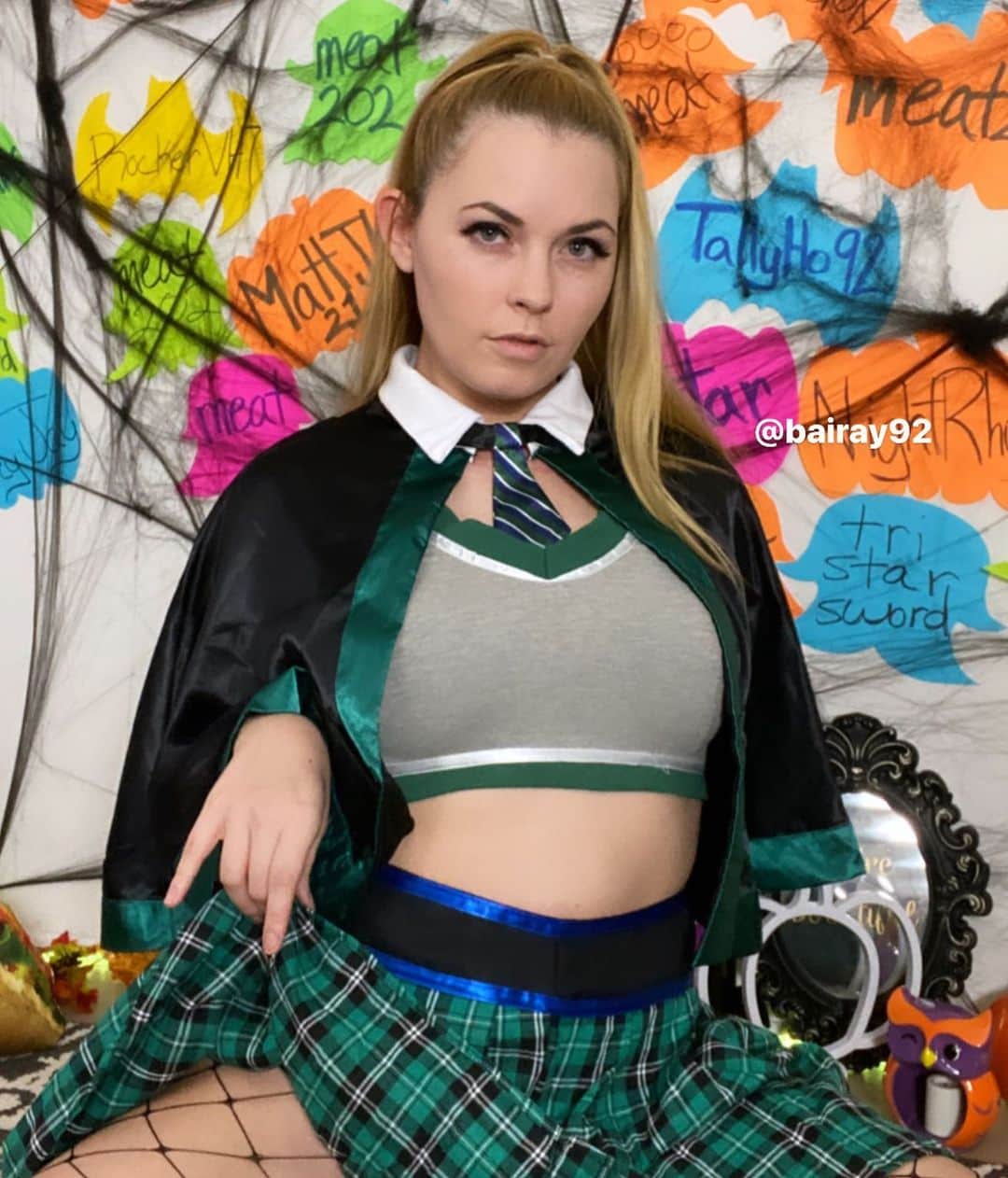 Bailey Rayneのインスタグラム：「It’s finally spooky season! 🎃🐍👻」