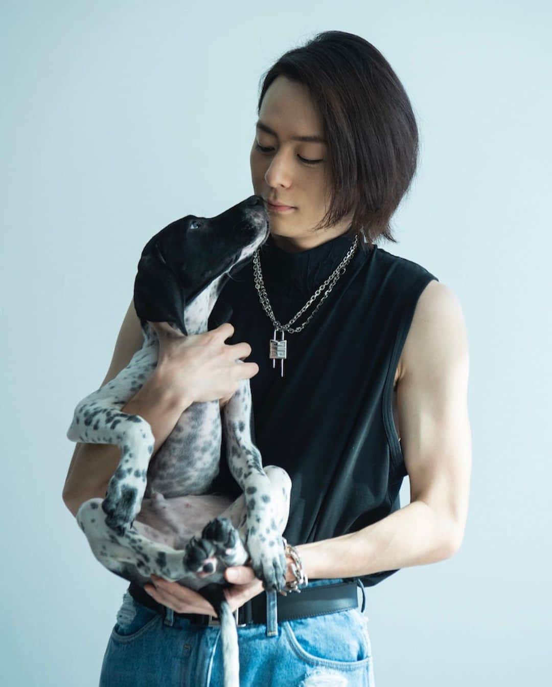犬飼貴丈のインスタグラム：「エめぇ（エモい） #gianna#giannamagazine#犬飼貴丈#dog #nodognolife」