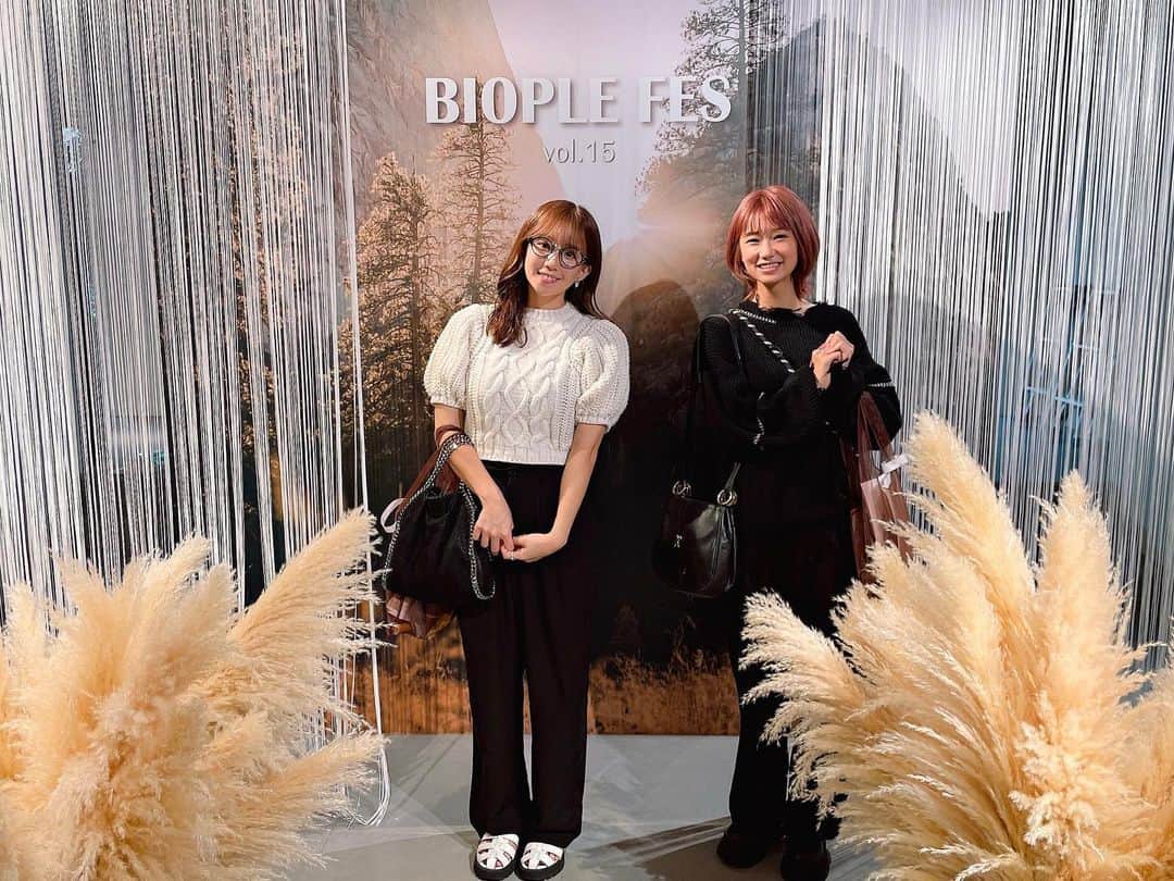 日野麻衣さんのインスタグラム写真 - (日野麻衣Instagram)「@_nanaseyui_ ちゃんと @biople フェス行ってきた🫶🏻  毎回作る人のお話聞けて 素晴らしいなと思います☺️  一つ一つ絶大なこだわりがあって、感動があって、そうゆうものをこれからも使っていきたい✨✨  #ビープルフェス #ビープル #biople」10月1日 19時37分 - hinomaiofficial