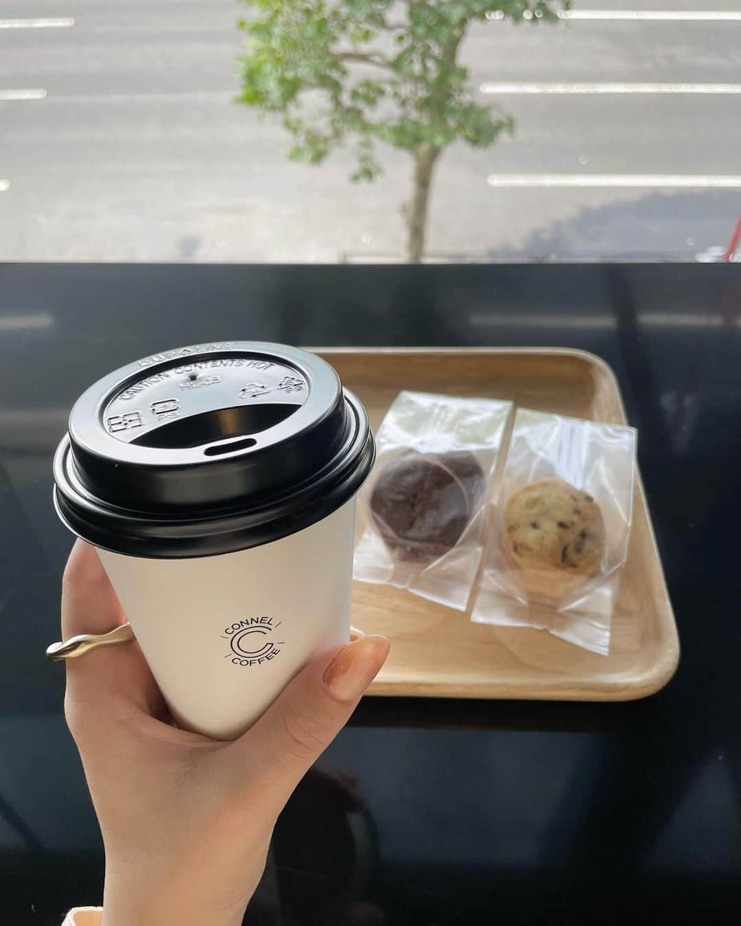 大園桃子さんのインスタグラム写真 - (大園桃子Instagram)「コーヒーではなく、ミルクティー🕰🎧」10月1日 19時51分 - o.momoko_official