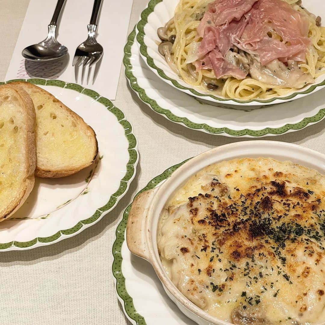 のインスタグラム：「最近自分ばかり載せてるのでたまには食べたものでも載せてオシャレにしたいのに最終的に自分の写真は載せたい人のインスタになっちゃいました！ #最後まで見てねっ」