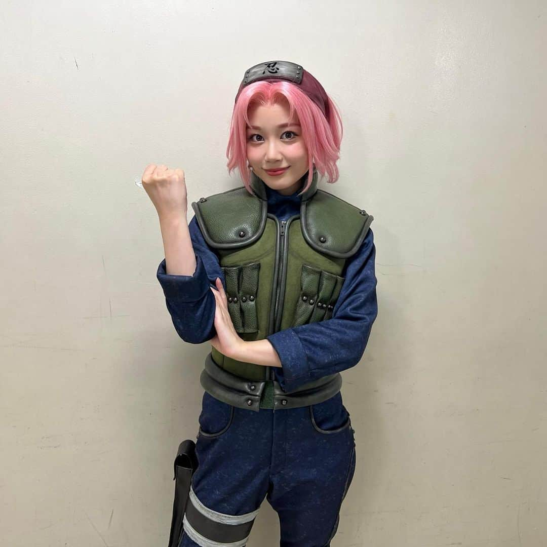 伊藤優衣さんのインスタグラム写真 - (伊藤優衣Instagram)「⁡ ライブ・スペクタクル「NARUTO-ナルト-」 ～忍界大戦、開戦～ ⁡ 初日の幕が上がりました🌸 ご来場ありがとうございます。 ⁡ 皆様、大変お待たせ致しました。 待ちに待ったこの日。 やっとお届けする事が出来て本当に嬉しく思います。 ⁡ たくさんのお客様、そして拍手。 ⁡ 本当に今日は感動しっぱなしでした。 ⁡ ⁡ 明日からも届けるぞ。NARUTO。🍥 ⁡ ⁡ #naruto #ナルト #舞台 #舞台naruto #ライブスペクタクルnaruto #ライブスペクタクルnaruto忍界大戦開戦 #ナルステ #春野サクラ #伊藤優衣」10月1日 23時19分 - ito_yui0426