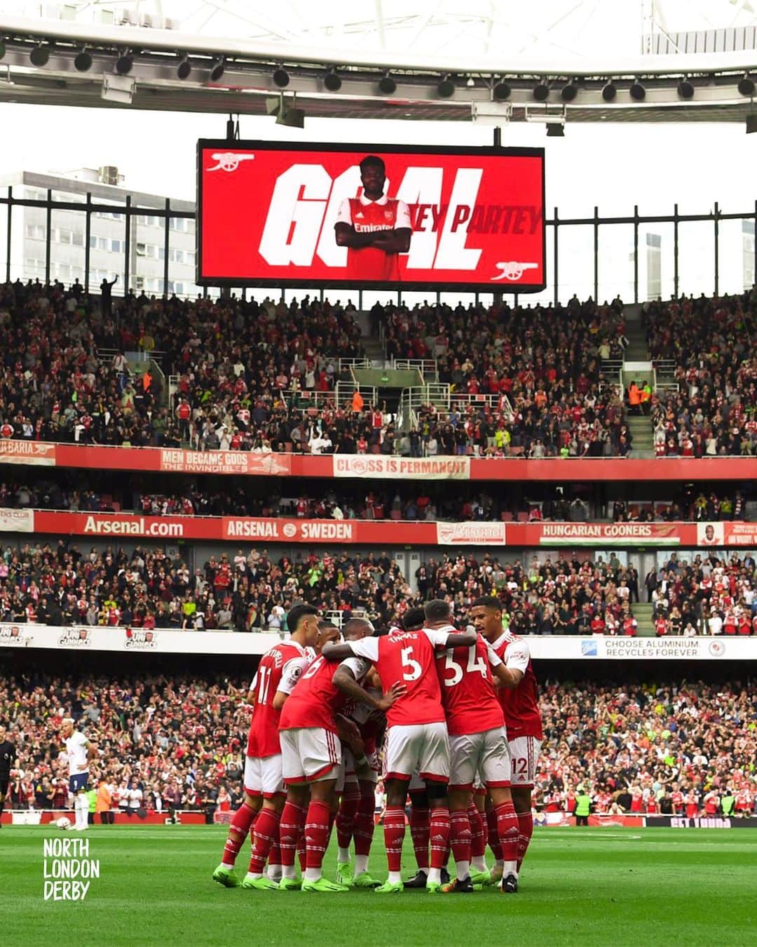 トーマス・パーテイのインスタグラム：「North London is red 🔥  #TP5 #COYG」