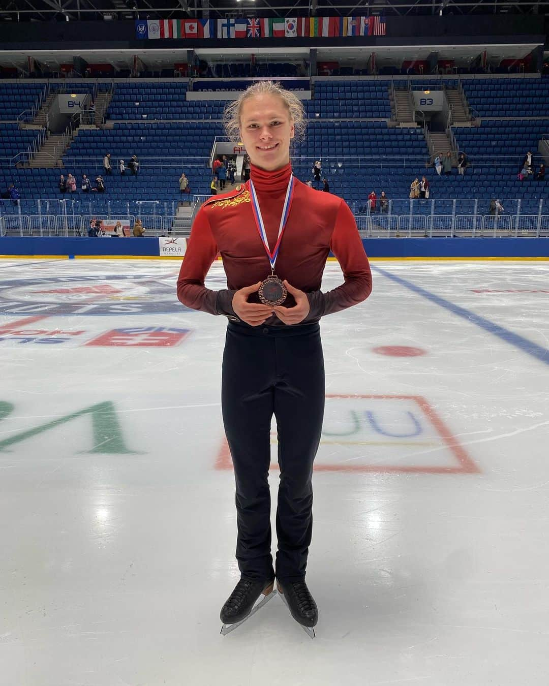 デニス・ヴァシリエフスのインスタグラム：「Lots to work on but a good start nonetheless! 🥉 The Nepela Memorial has an amazing history and it’s a great pride to be a part of it!」