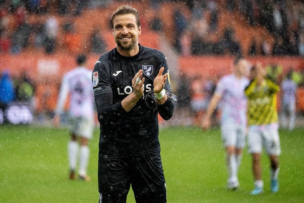 ティム・クルルのインスタグラム：「Good start of a busy period coming up..  👏🏻🔰✅  Reading away up next tuesday night..」