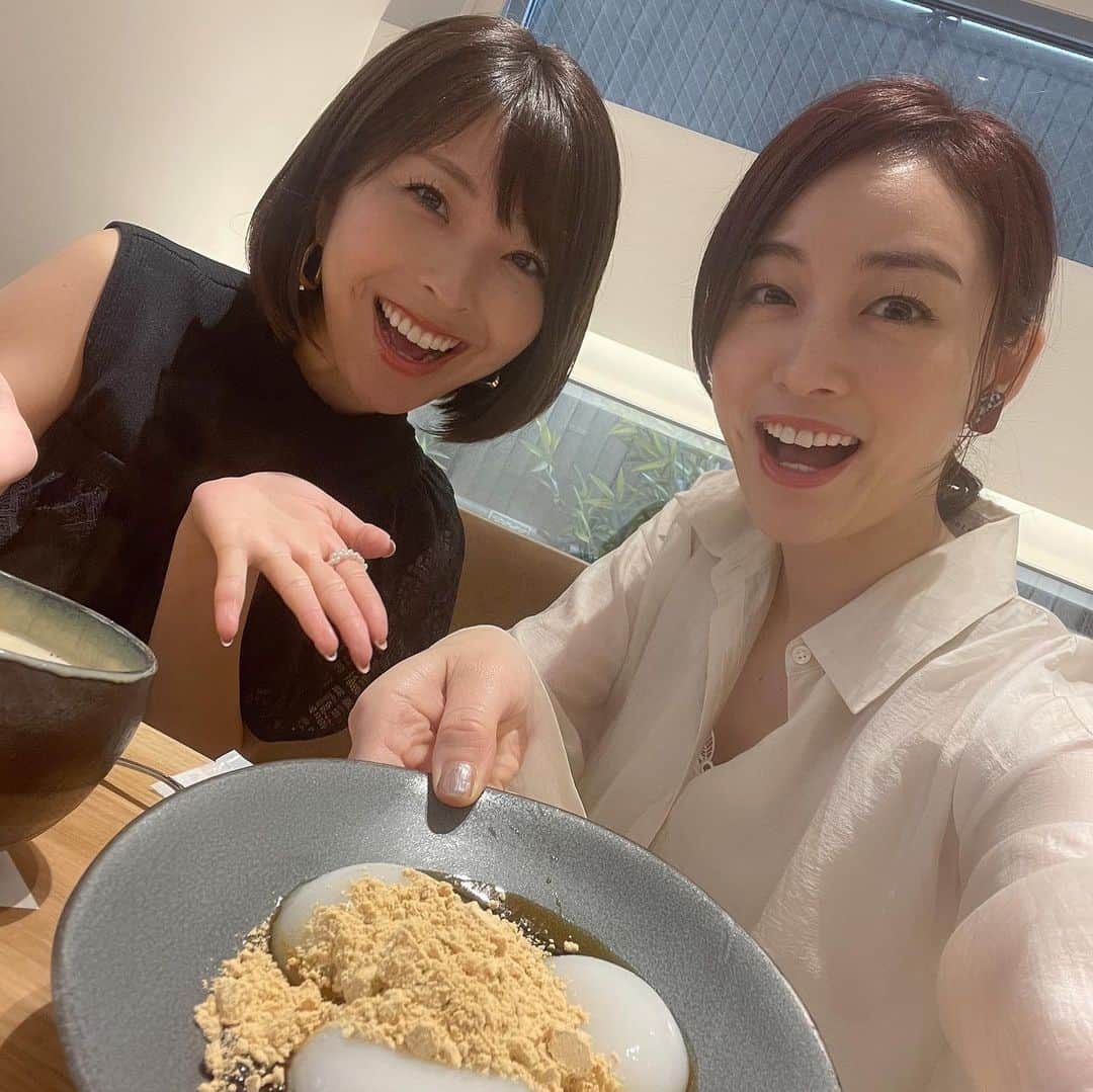 小尾渚沙さんのインスタグラム写真 - (小尾渚沙Instagram)「えりなっちと“和カフェ”デート❤️  このみずくず餅、賞味期限20分なんです😳✨ ぷるんぷるんで美味しかったぁぁああ〜😍  えりなっちと一緒にいると相変わらず楽しくて、いつもあっという間に時間が過ぎていく🤣 何時間あっても足りません🤤💕 . . #スワイプしてね 👉 #新井恵理那 @elina_arai  #大学時代からのお友達」10月2日 12時04分 - obi_nagisa