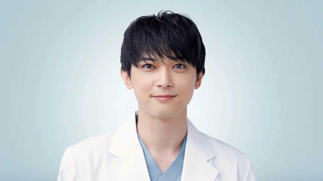 のインスタグラム：「. #PICU小児集中治療室 ＼ 🥼放送開始まであと8日🩺／  公式HPに #吉沢亮 さんの インタビューがアップされました🌈✨  オファーが来た時のお話や #しこちゃん先生 のことなど お話ししてくださいました‼️  ✅https://www.fujitv.co.jp/PICU/interview/  #ぴーあいしーゆー #10月10日月曜夜9時スタート #フジテレビ」