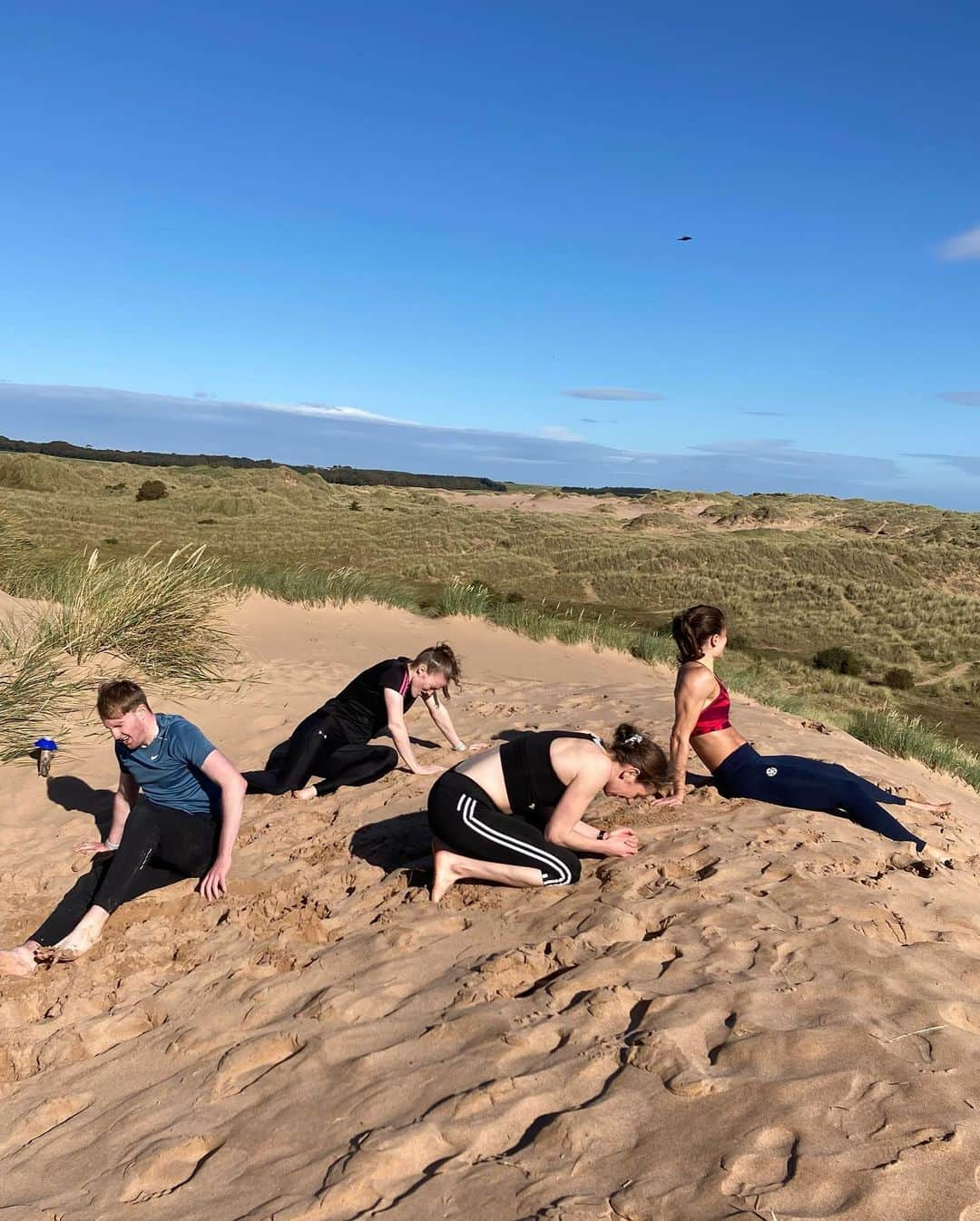 ゾーイ・クラークさんのインスタグラム写真 - (ゾーイ・クラークInstagram)「Survived our first full week back at training. Tired and sore, but happy and working hard. #wintertraining #sprinter #athlete #runner #sport #sanddunes #hillsprints #hardwork」10月3日 0時30分 - zoey.f.clark