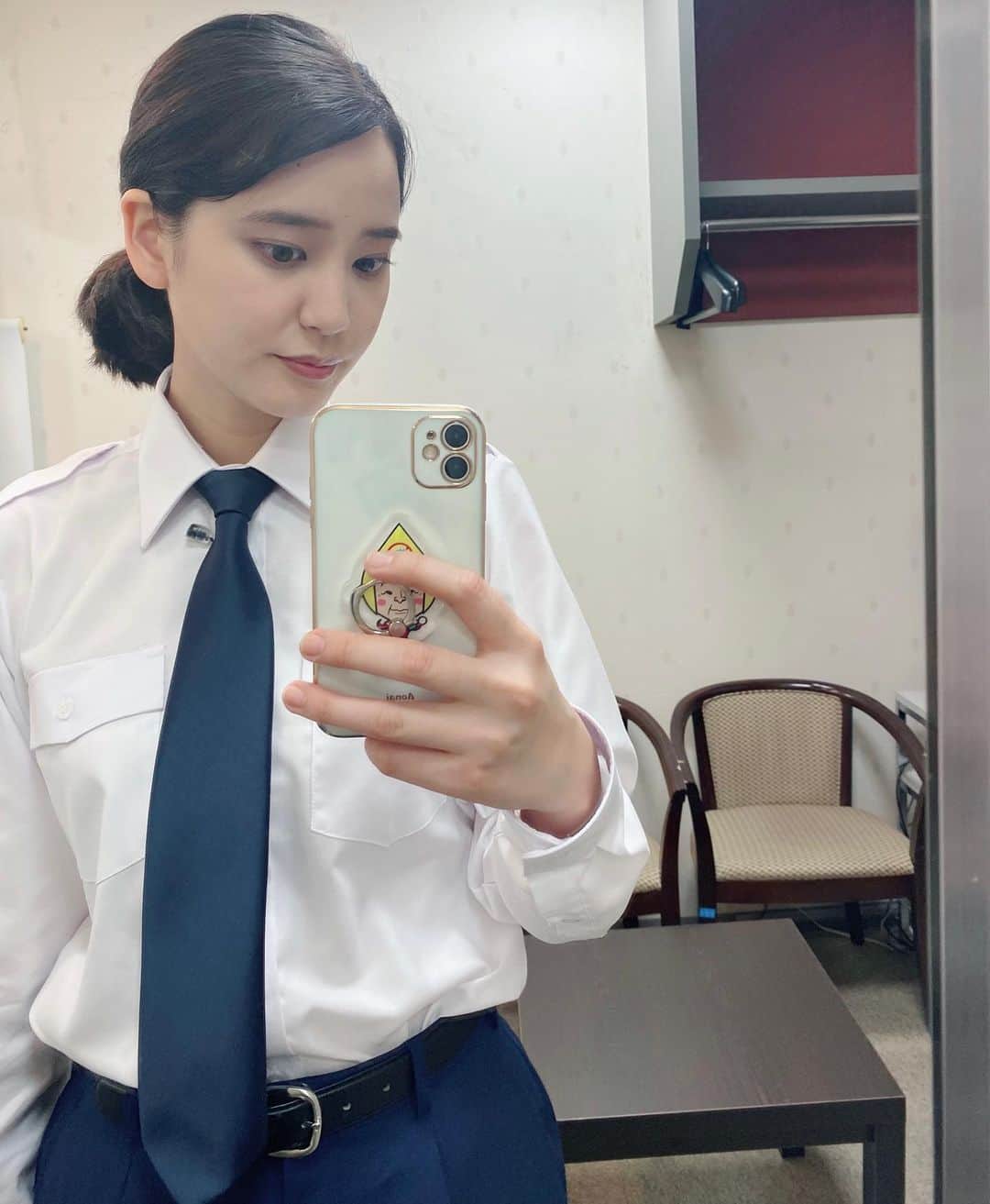 山崎紘菜のインスタグラム：「☁️ いよいよ明日、午前8時から NHK連続テレビ小説「舞いあがれ！」 がスタートします。 矢野さんの登場はまだまだ先ですが みなさんもぜひ一緒にスタート切りましょう〜 私も1話からみるの楽しみだーー！ #NHK  #連続テレビ小説  #舞いあがれ！ #矢野倫子 です」