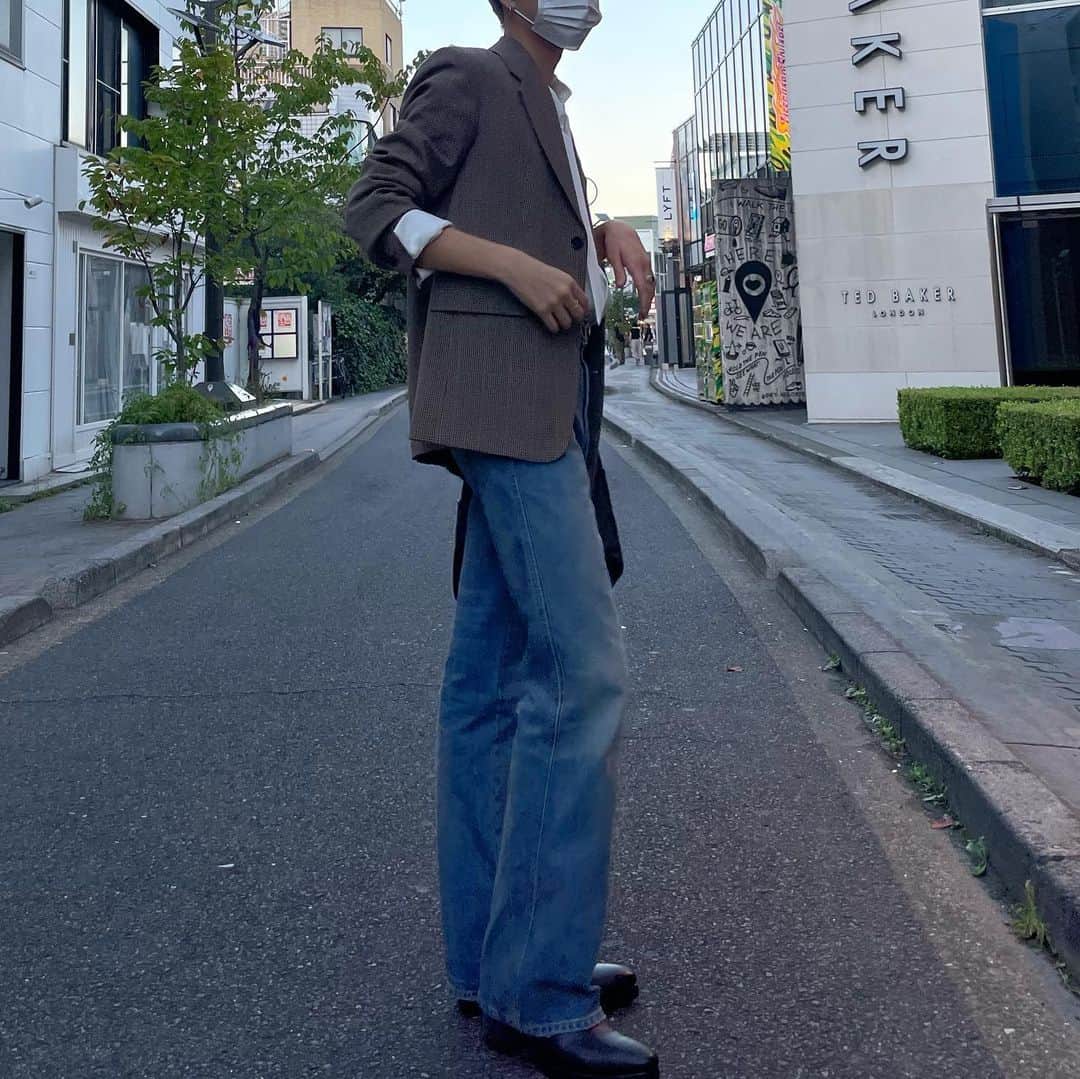 福村飛翔のインスタグラム：「🧥👖👢  #ootd #ootdfashion #fashion #fashionista #instagood #fff #l4l #fyp #dailylook #오오티디 #데일리룩 #맞팔 #데일리 #좋아요반사 #카페 #シンプルコーデ #キレイめコーデ  #韓国ヘア #韓国ファッション #韓国コーデ #お洒落さんと繋がりたい #fffで繋がろう #03」