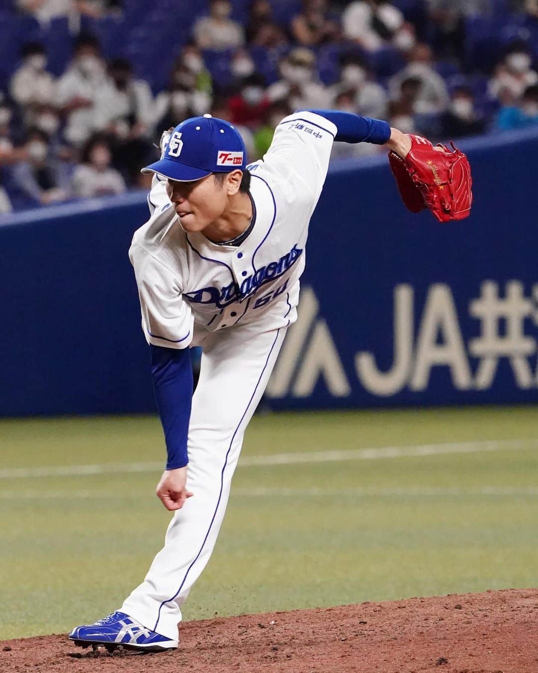 清水達也のインスタグラム：「今シーズンたくさんの暖かいご声援をありがとうございました。 来年に向けてこの秋からまた頑張ります。 これからも応援よろしくお願いします！  #中日ドラゴンズ」