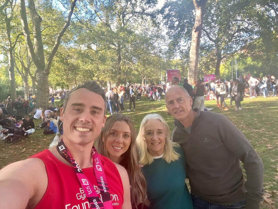 クリスチャン・トーマスさんのインスタグラム写真 - (クリスチャン・トーマスInstagram)「What a brilliant experience to have run the @londonmarathon 🏃‍♂️ on behalf of British Gymnastics Foundation 🤸🏻   Thank you to my personal cheerleading team and to all the brilliant supporters that lined the streets of London, what an incredible experience 🙌🏼  For anyone that would like to donate, you can do so here:  https://tcslondonmarathon.enthuse.com/pf/kristian-thomas/post/1847366」10月3日 4時37分 - kristom1