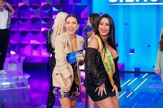 のインスタグラム：「… E daqui a pouquinho… as 20 hs  Estarei participando  no @pgmsilviosantos @patriciaabravanel … Fiquem ligadinhos 📺」