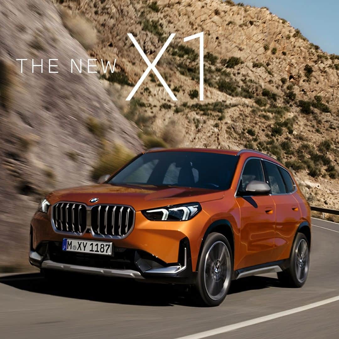 のインスタグラム：「ニュー BMW X1 / BMW iX1 誕生。  — ・ニュー BMW X1 明快なデザイン言語と、革新技術の融合が、 先進的なドライビング体験を演出。 その頼もしさに、魅せられる。 --- ・ニュー BMW iX1 完全電動コンパクトSAV。 最大438kmの航続可能距離と優れた機能と多用途性が、新たな道を切り拓くインスピレーションをもたらす。 ---  詳細は @bmwjapan アカウントトップのURLから。  #JOYMOVESME #BMW #駆けぬける歓び #BMWJapan #BMWX1 #BMWiX1」