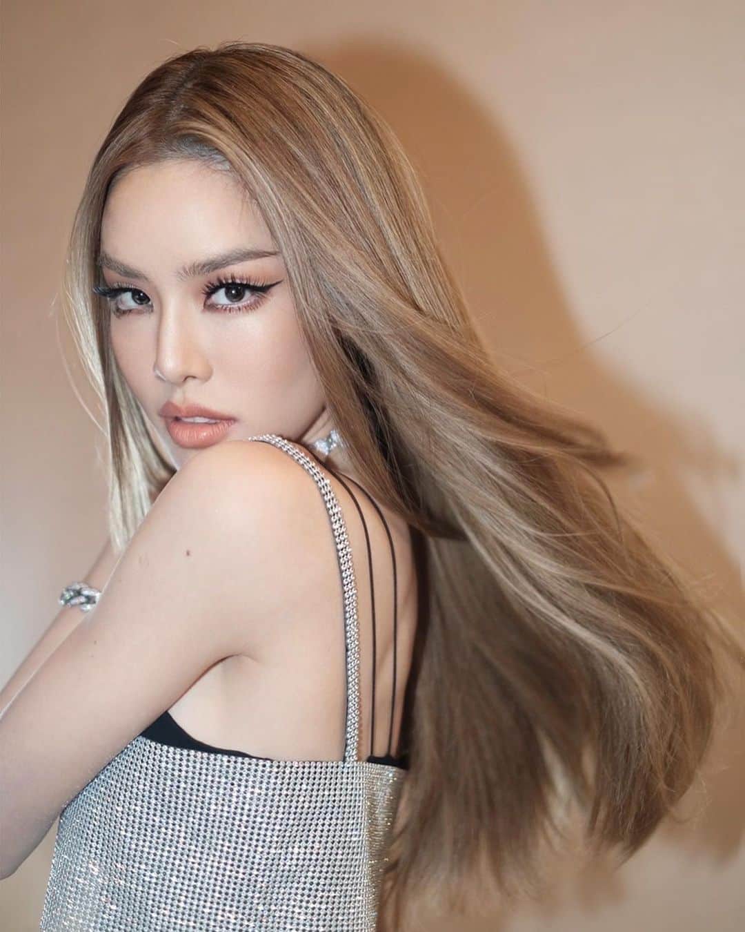 のインスタグラム：「งานโชว์🎤 I D K ครั้งแรก w @alexandul @aoh_trn ตื่นเต้ลนิสนุง 💃🏻😍」