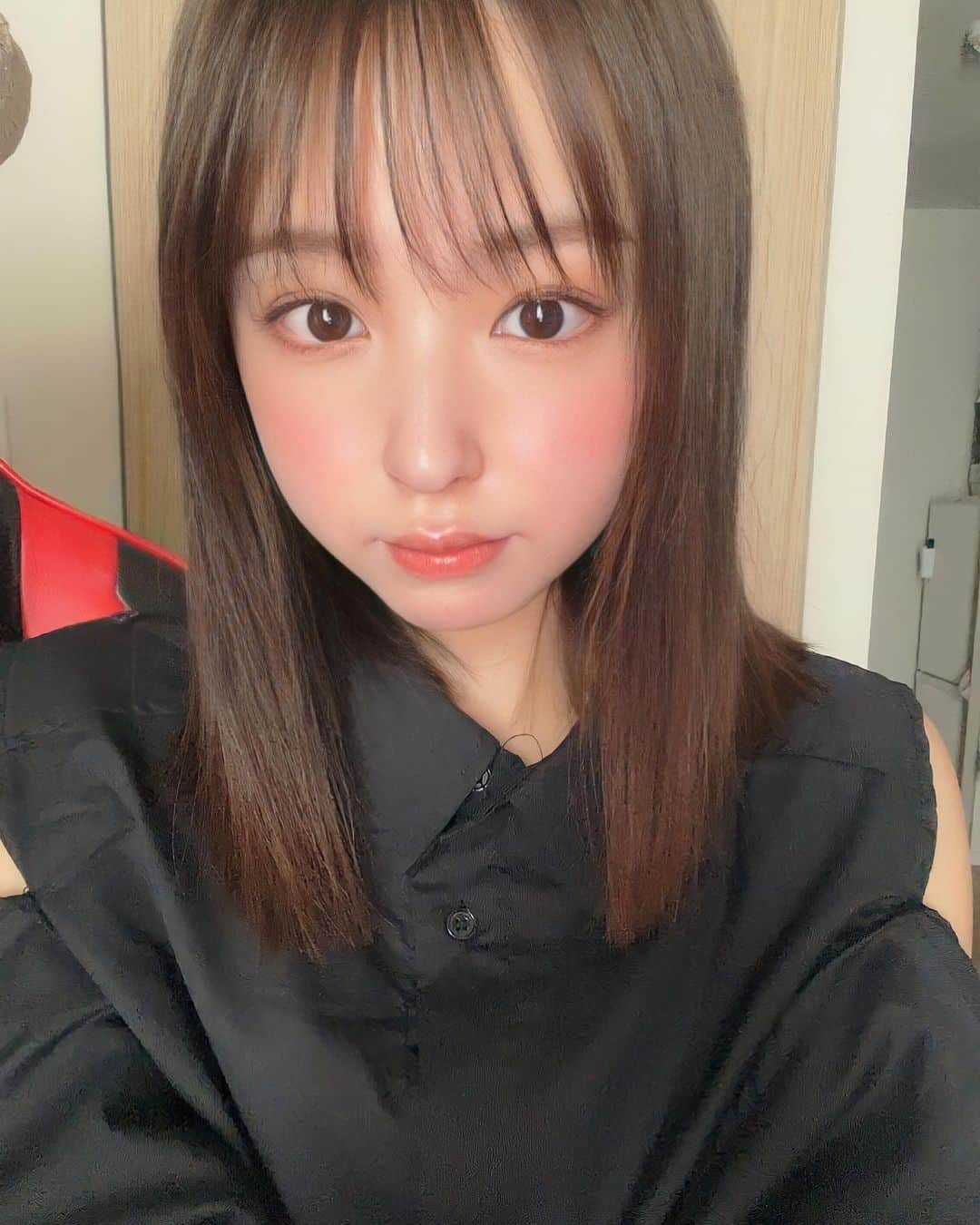 近藤里奈のインスタグラム：「. まりなちゃんに紹介してもらった @selectclinic  さんでミックスピーリングとピコトーニングをしてもらってるおかげで最近はニキビもできないし お肌の調子今までで一番いいかも😌✨ ずっと肌に悩みがあったからまりなちゃんにも セレクトクリニックさんに感謝♡  #セレクトクリニック #ミックスピーリング #ピコトーニング」